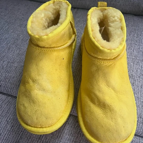Ugg classic ultra Mini Yellow Shearling-Lined Boots